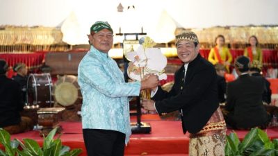 Laksamana Budayawan Gelar Wayang Semar Boyong di Kodam V Brawijaya