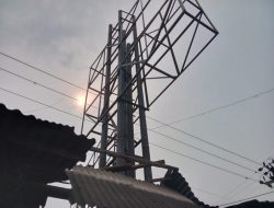 Diduga Tidak Memiliki Izin Bangunan, Pemasangan Papan Reklame Raksasa di Cisoka, Banten