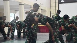 Madiun, – Sebagai prajurit TNI tak hanya dituntut mahir dalam menembak, namun juga harus menguasai dan mahir dalam ilmu bela diri.
